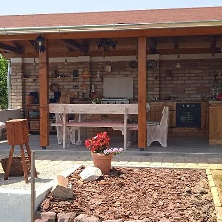 Gyoengyvirag Apartman Keszthely Exterior foto
