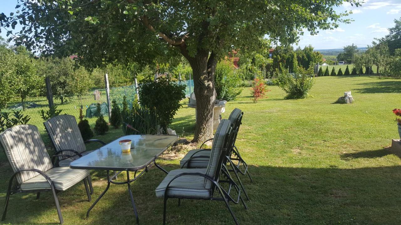 Gyoengyvirag Apartman Keszthely Exterior foto