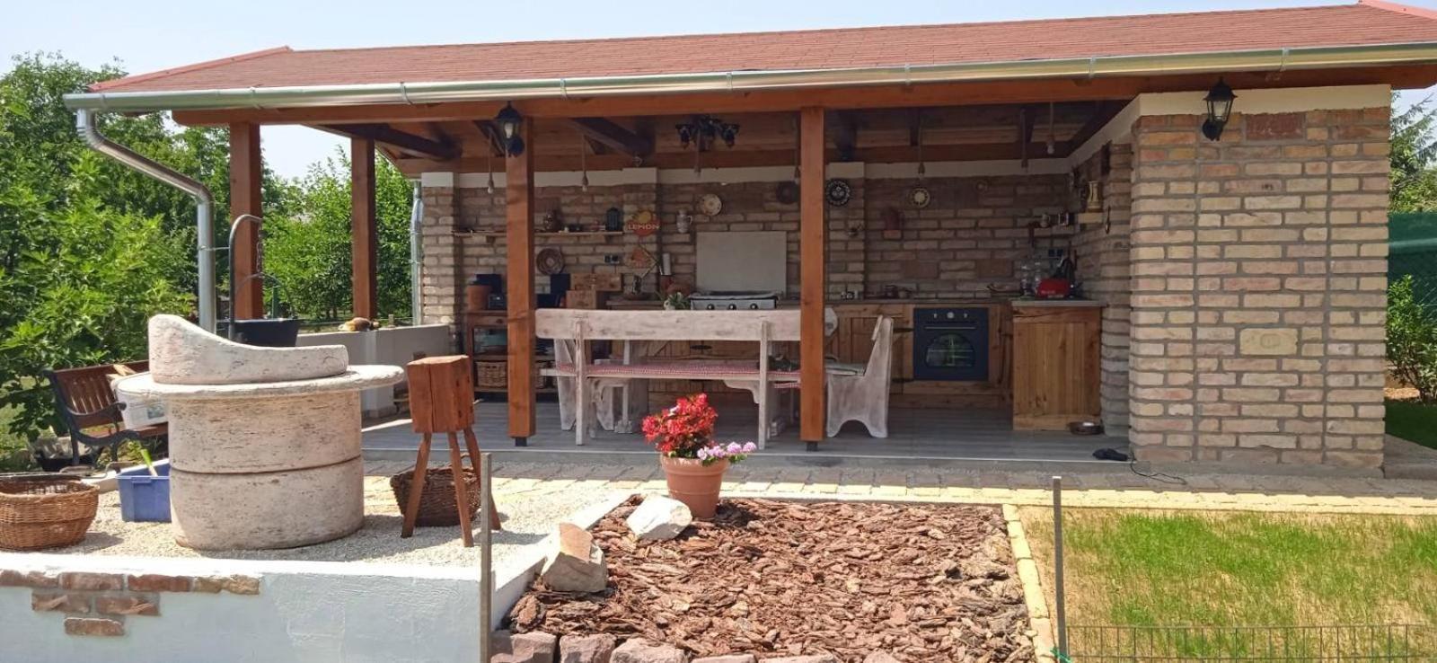 Gyoengyvirag Apartman Keszthely Exterior foto